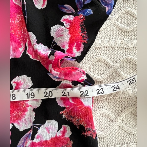 Elle Poly/Spandex Blend Floral Blouse Women’s Size Large - Picture 3 of 14